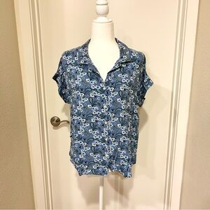 Lucky Brand blue floral short-sleeve button-down blouse size Medium excellent